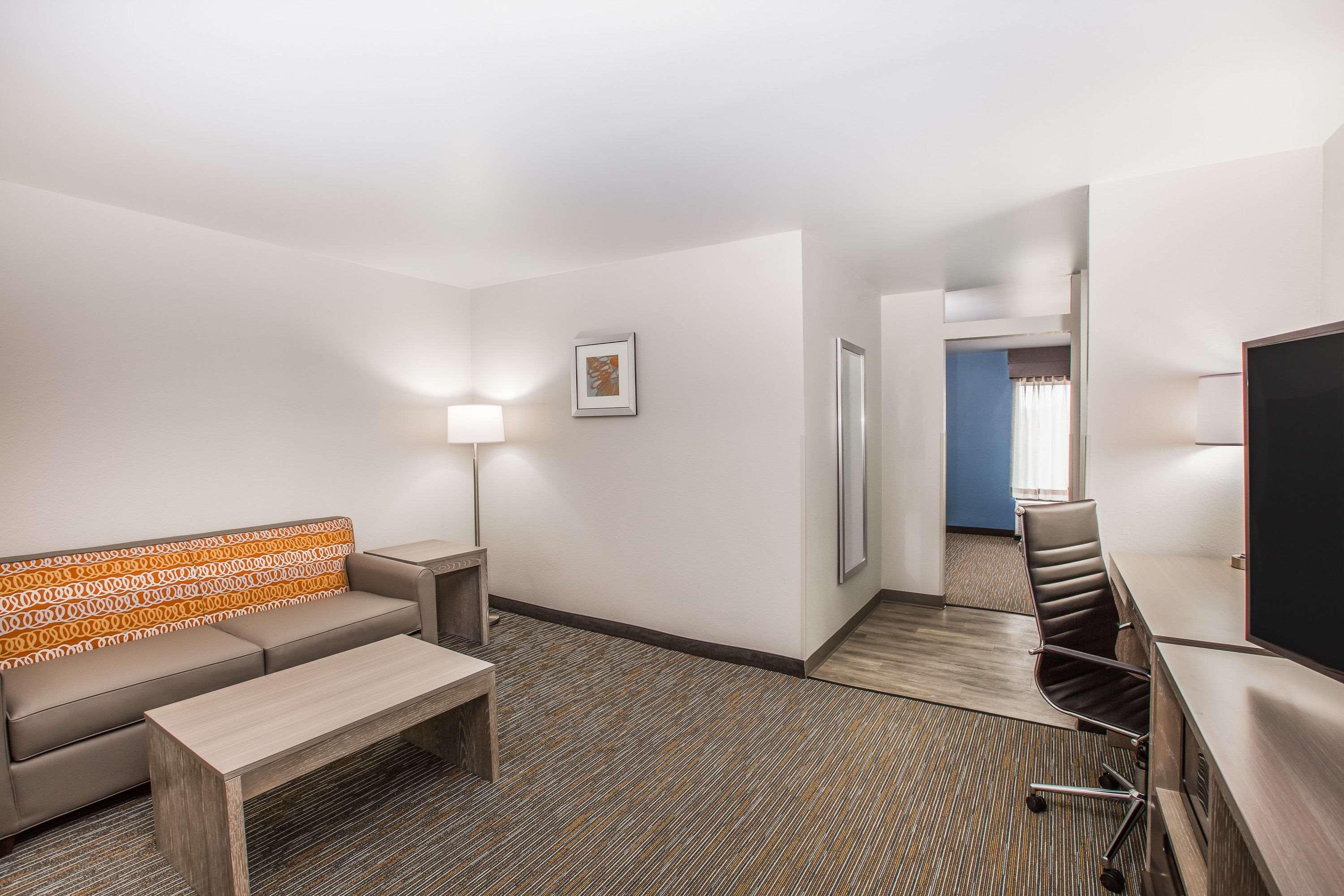 Wingate By Wyndham Louisville Airport Expo Center Esterno foto
