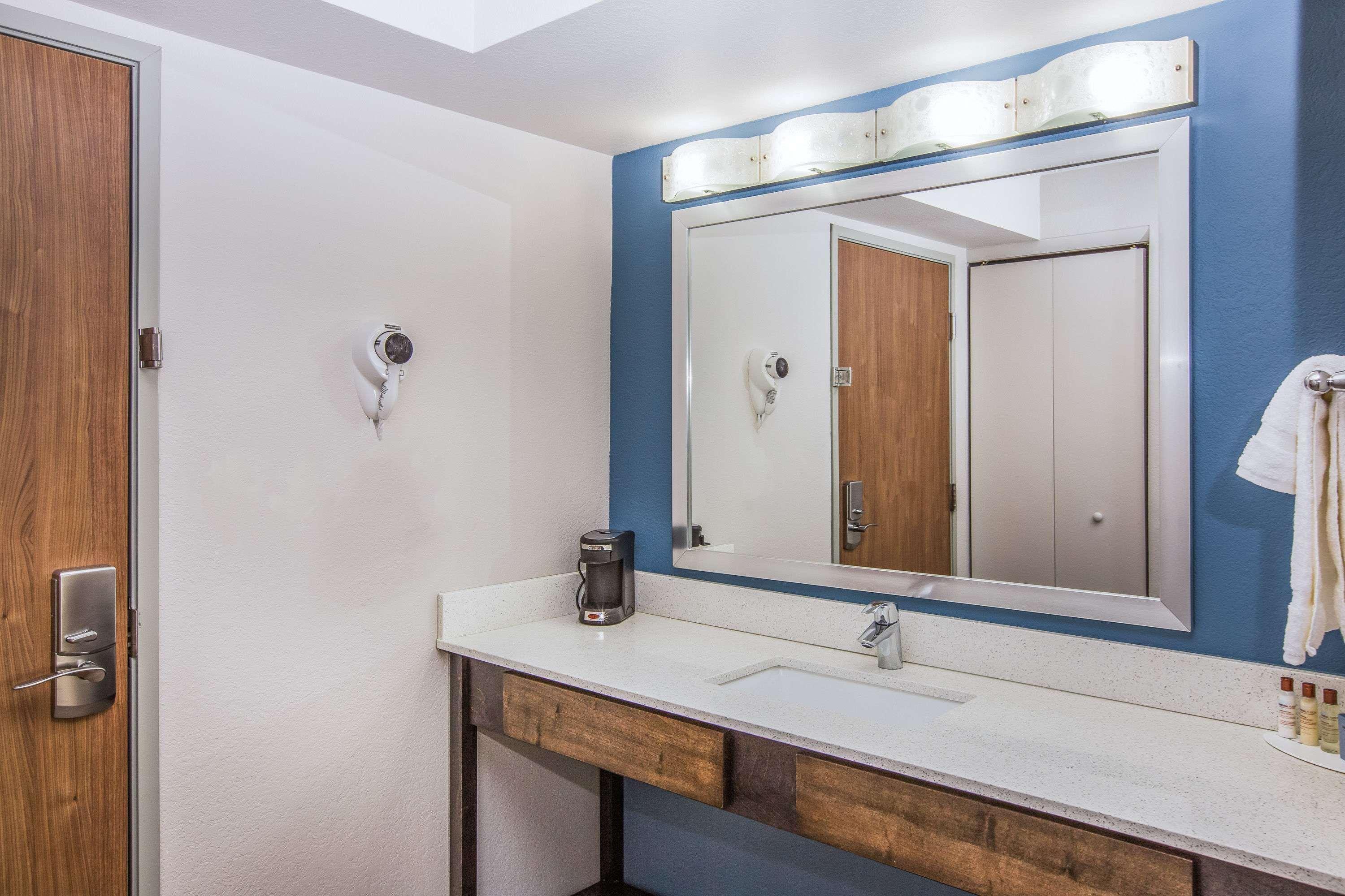 Wingate By Wyndham Louisville Airport Expo Center Esterno foto