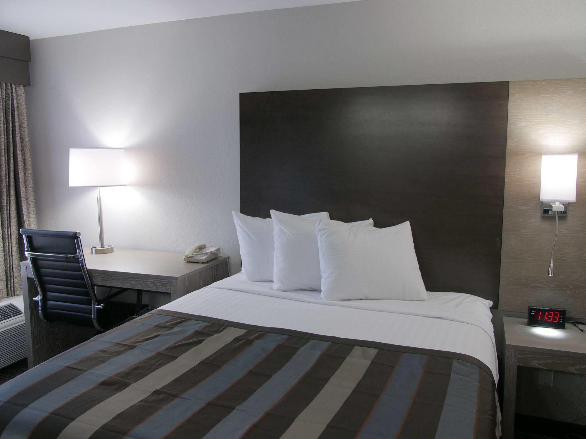 Wingate By Wyndham Louisville Airport Expo Center Esterno foto